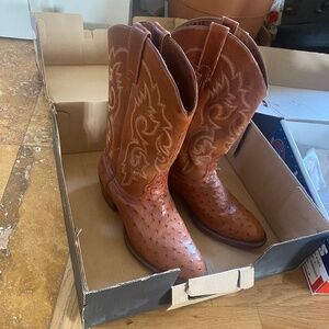 Gorgeous Ostrich Leather Ariat Women’s Boots 9.5